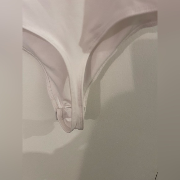 White t-shirt bodysuit - Picture 2 of 4